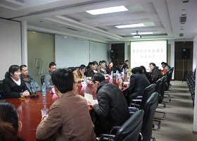 助残服务献爱心　赠人玫瑰留余香���上海市慈善基金会与漫画柜